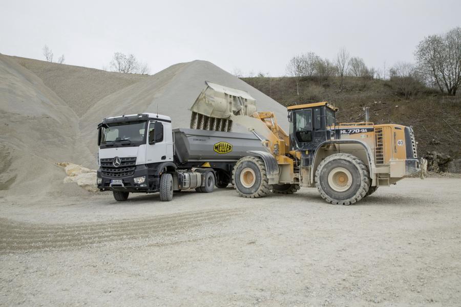  Mercedes-Benz Arocs 1845 LS HAD 2015 года  (фото 4 из 10)